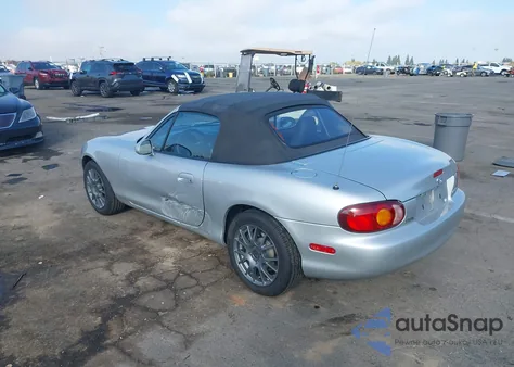 1999 Mazda Mx-5 Miata Leather Pkg/Popular Equipment Pkg/Sports Pkg/Touring Pkg z USA, uszkodzony, nr VIN JM1NB3530X0102896